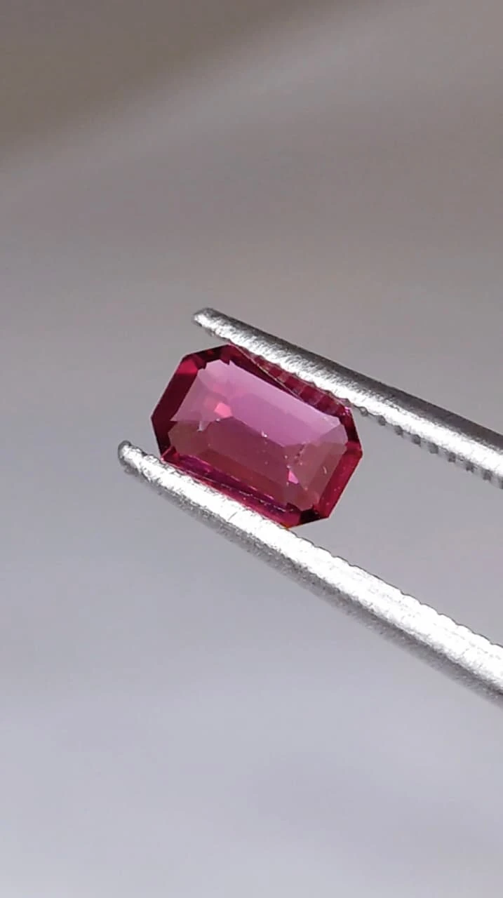 0.6ct Emerald Faceted Malaya Garnet from Tanzania — view 2